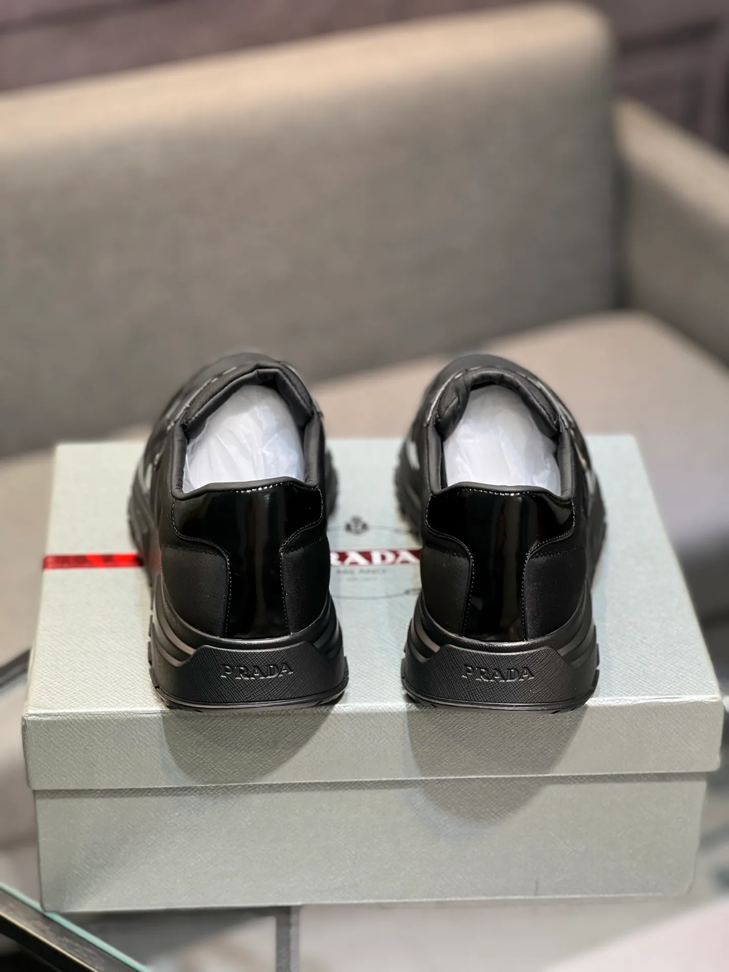Men's shoes 💰540 PRADA "Prada" casual shoes Regular size: 38-44 (45 can be customized) Product material: Selected cowhide material, genuine leather lining, original outsole